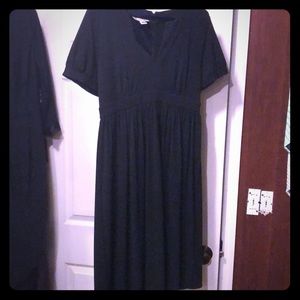 Black past the knee v neck no split short sleeve